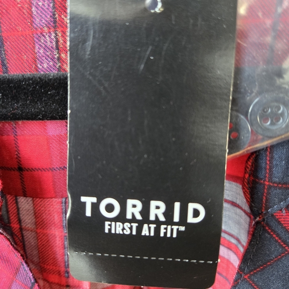 Torrid Top Sz 2 Navy Plaid - Picture 3 of 4